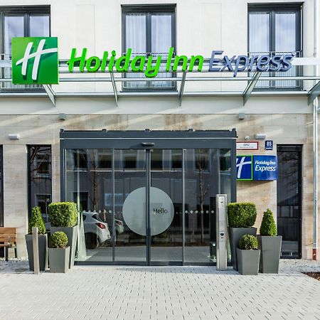 Holiday Inn Express Munich - City East, An Ihg Hotel Exterior foto